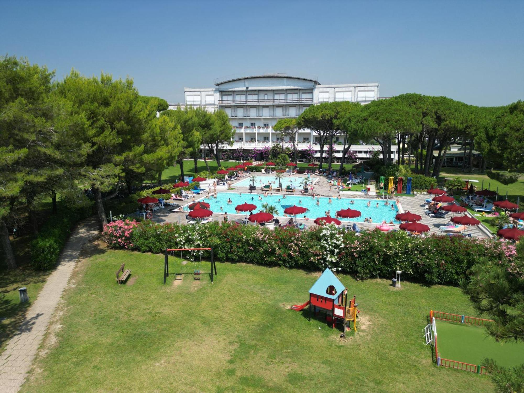 Il Tridente Hotel Bibione Exterior foto